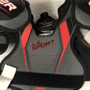 Bauer youth small hockey shoulder pad